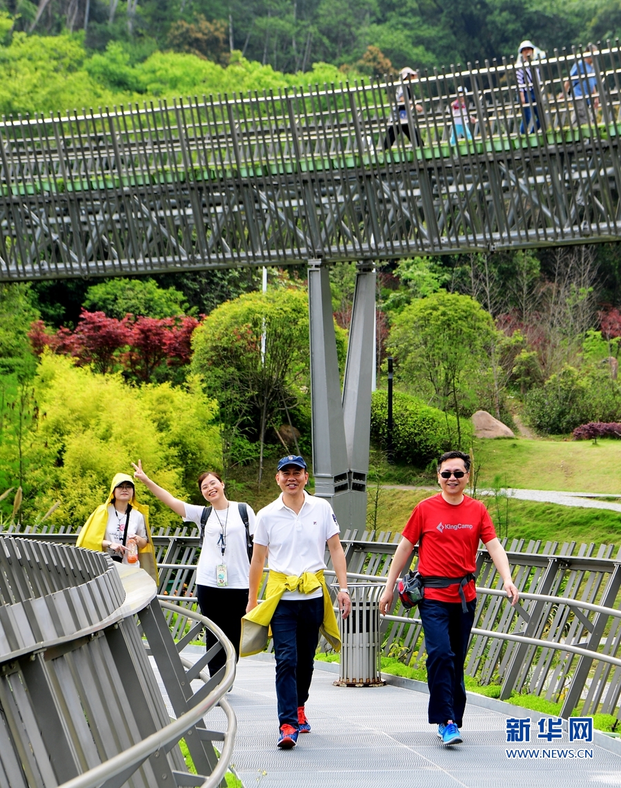 福州：空中步行道　人在画中游