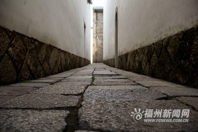 水墨檐宇，黑白坊巷——立本弄